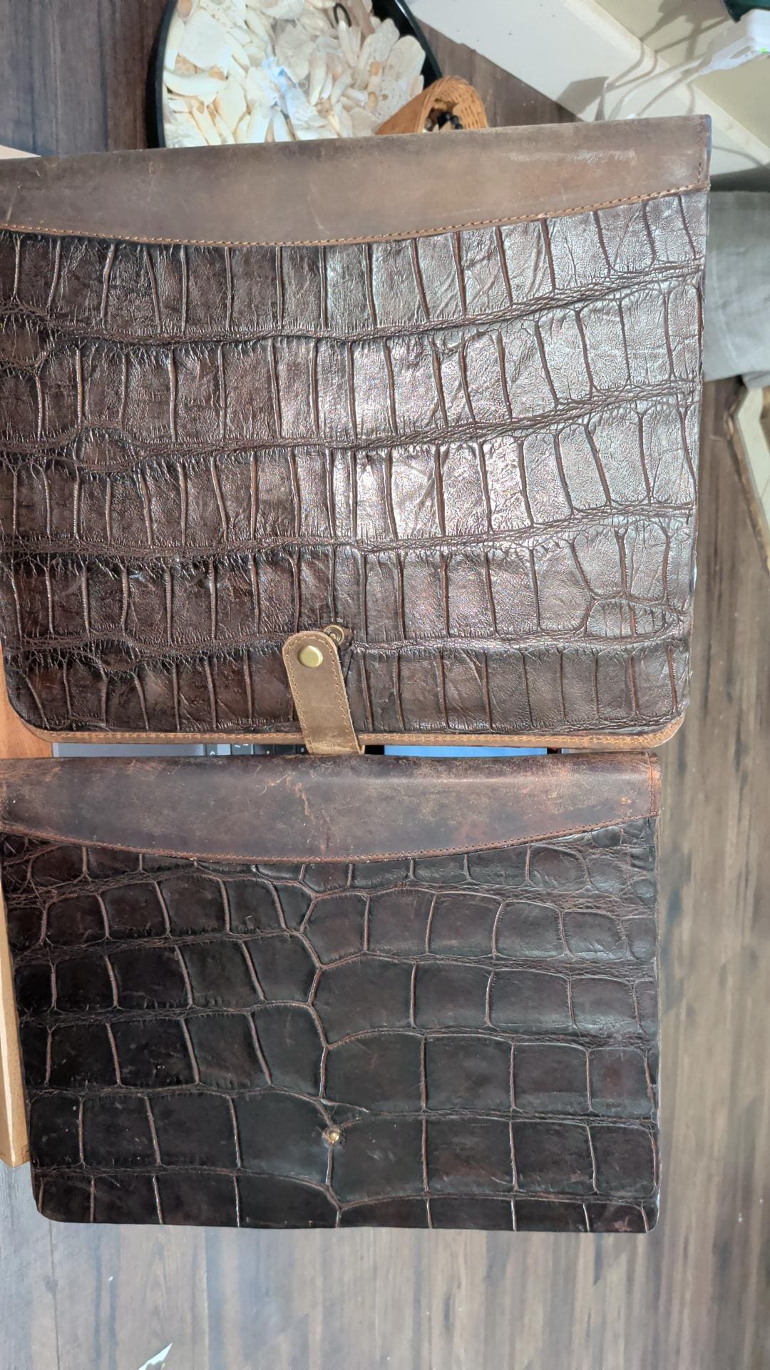 Authentic Bayou Alligator Leather Padfolio • Louisiana Tablet & iPad Case • Handmade Southern Business Portfolio Gift