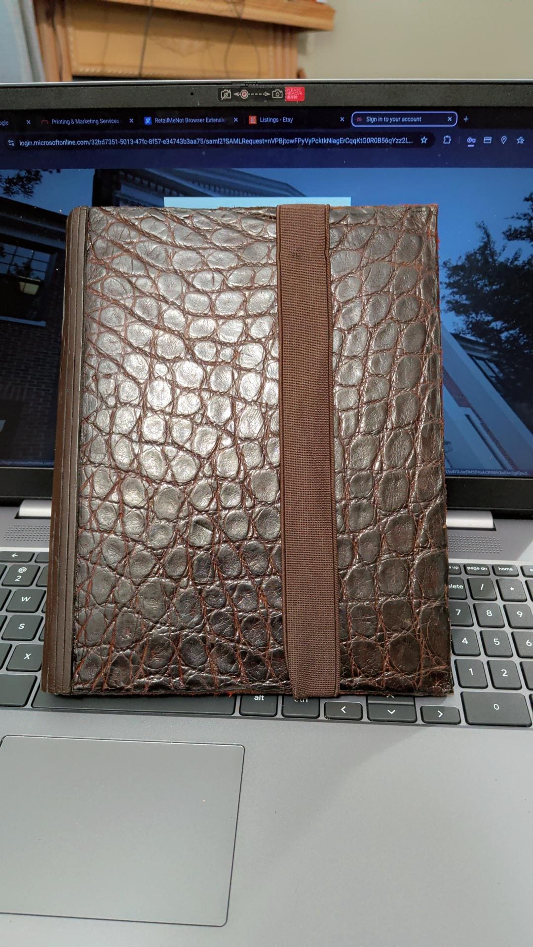 Authentic Bayou Alligator Leather Padfolio • Louisiana Tablet & iPad Case • Handmade Southern Business Portfolio Gift