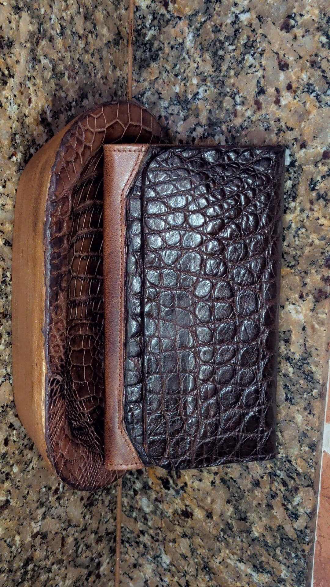 Louisiana Alligator Leather Wallet | Handcrafted Exotic Skin Clutch